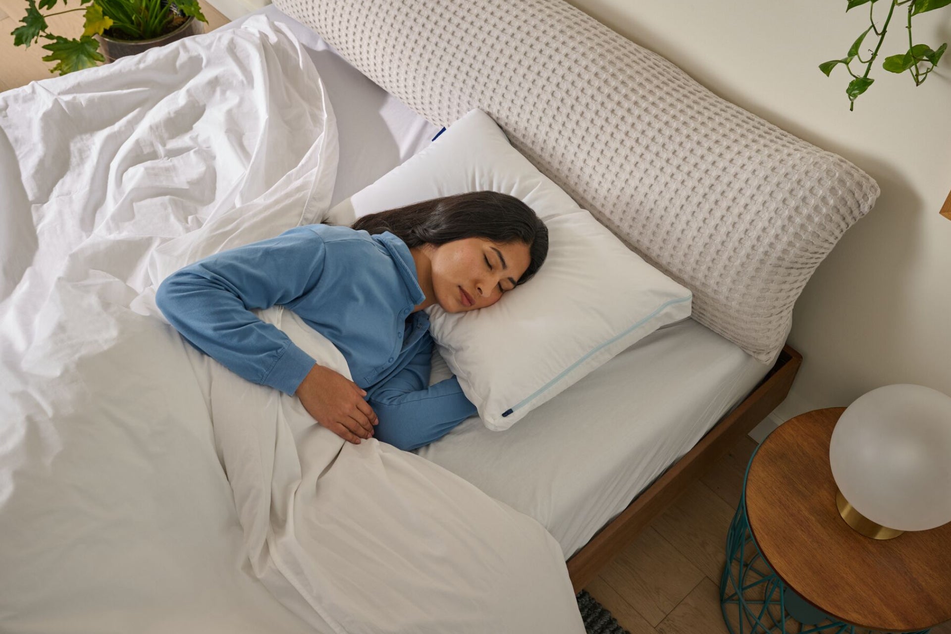 Original-Cooling-Pillow-lifestyle1-1.jpg